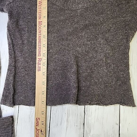 Aqua 100% Cashmere Brown Ranglan Sleeves Raw Hem Crop Sweater XS - Picture 10 of 10